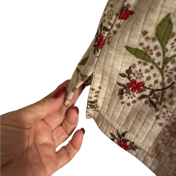 NWT  Floral Beige/Sage Print Casual Top   XLARGE/PETITE    #Q - Picture 3 of 10